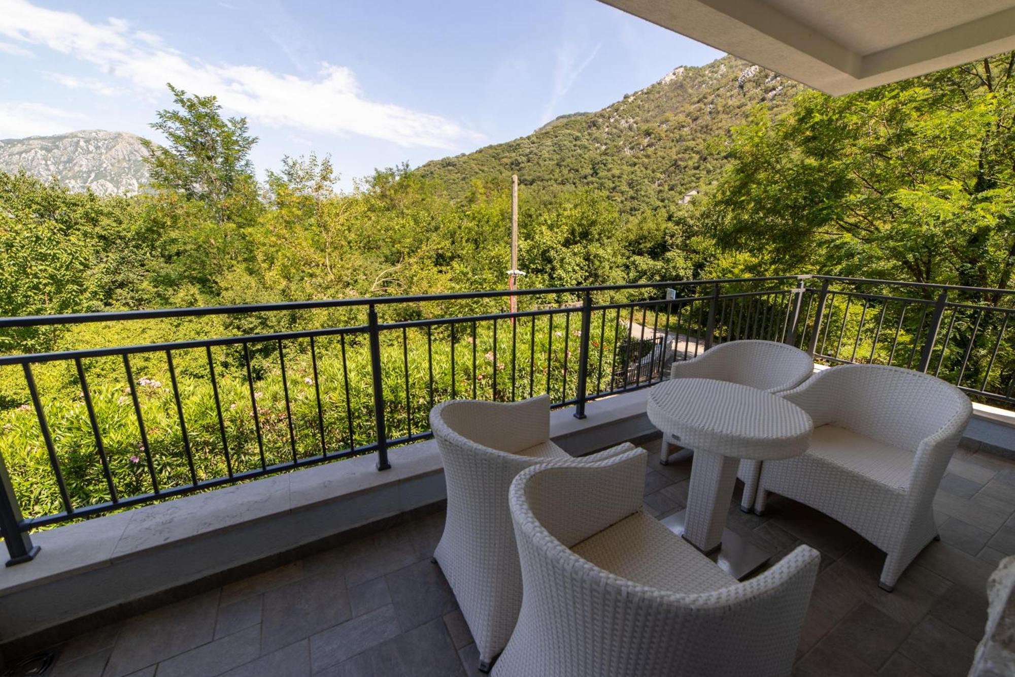 Green Bay Apartments Morinj Kotor Exterior foto